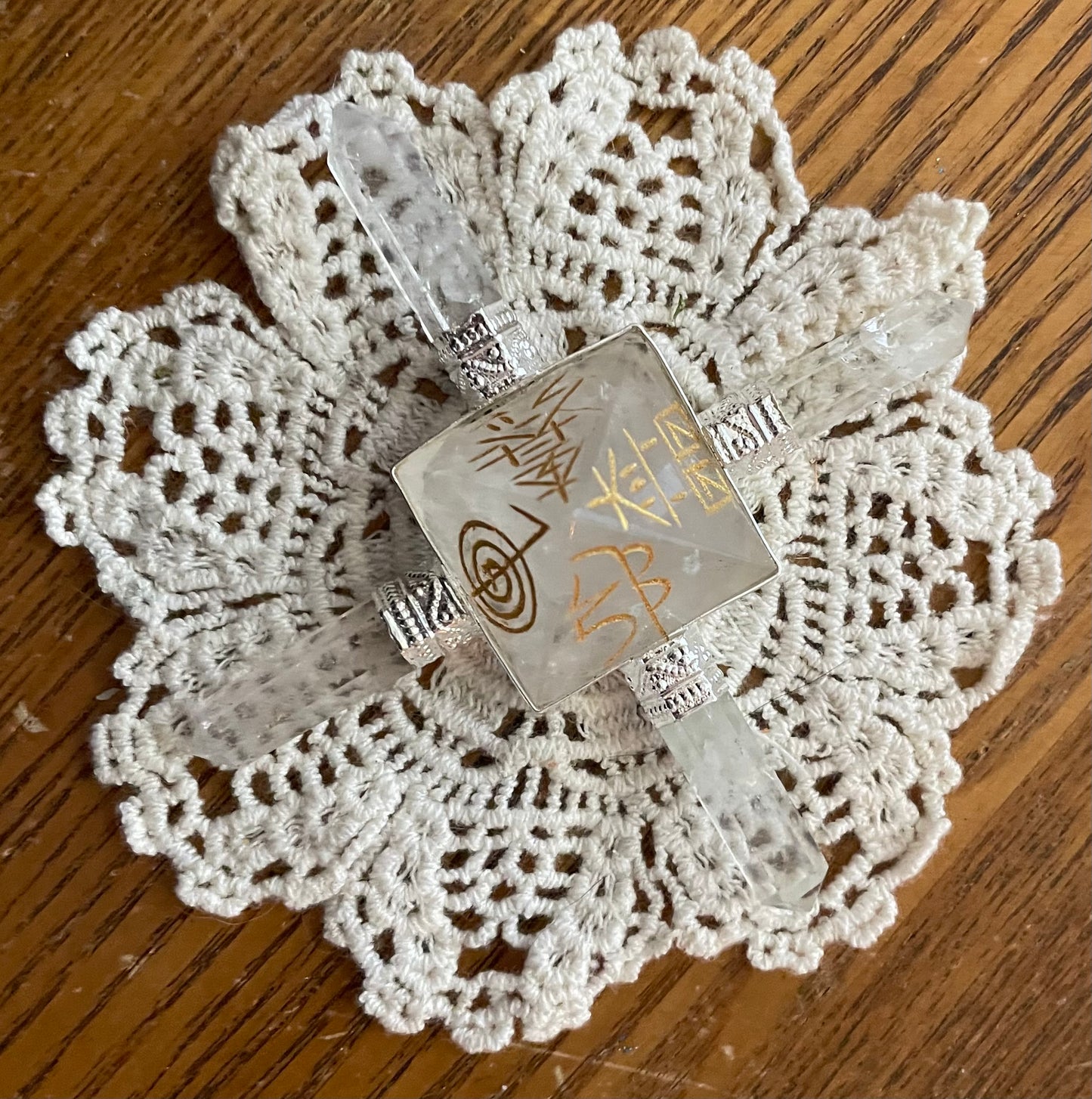 Reiki Pyramid Crystal Energy Generator