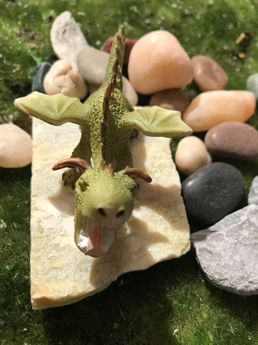 Sweet miniature green roaring dragon, miniature garden supply, fairy garden accessories, terrarium supply