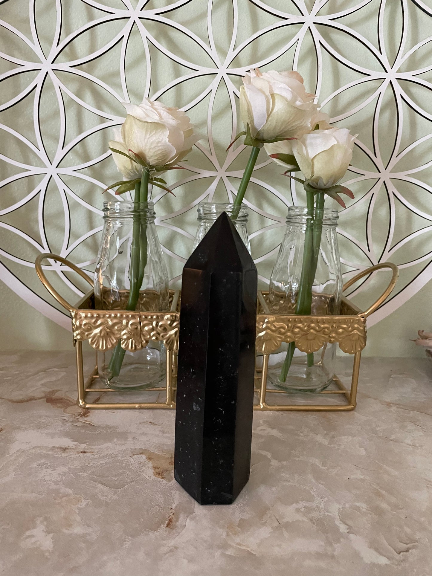 This magnificent point is approximately 5.75” tall and weighs 13.3 ounces.