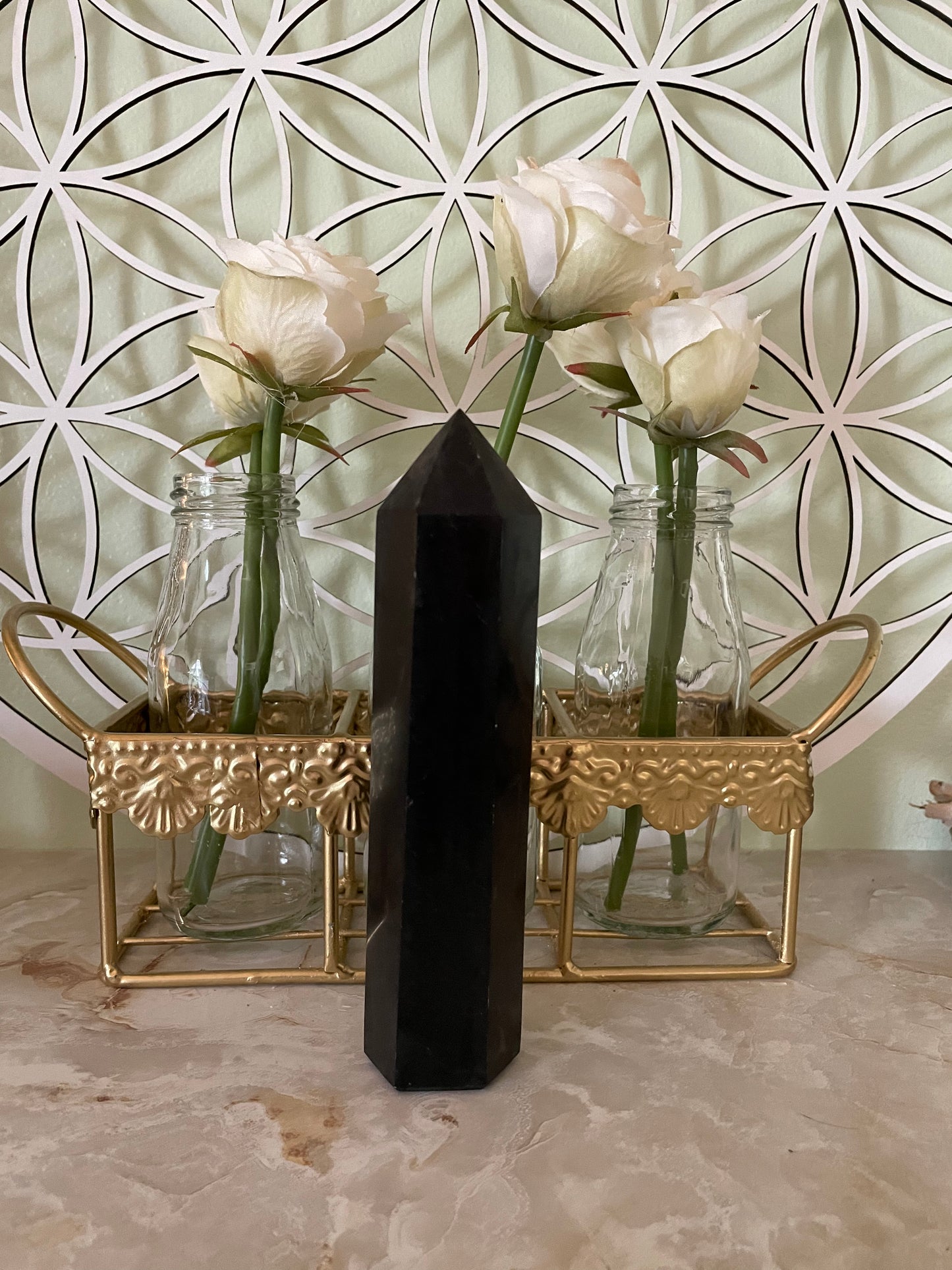 This magnificent point is approximately 6.25” tall and weighs 11.8 ounces.