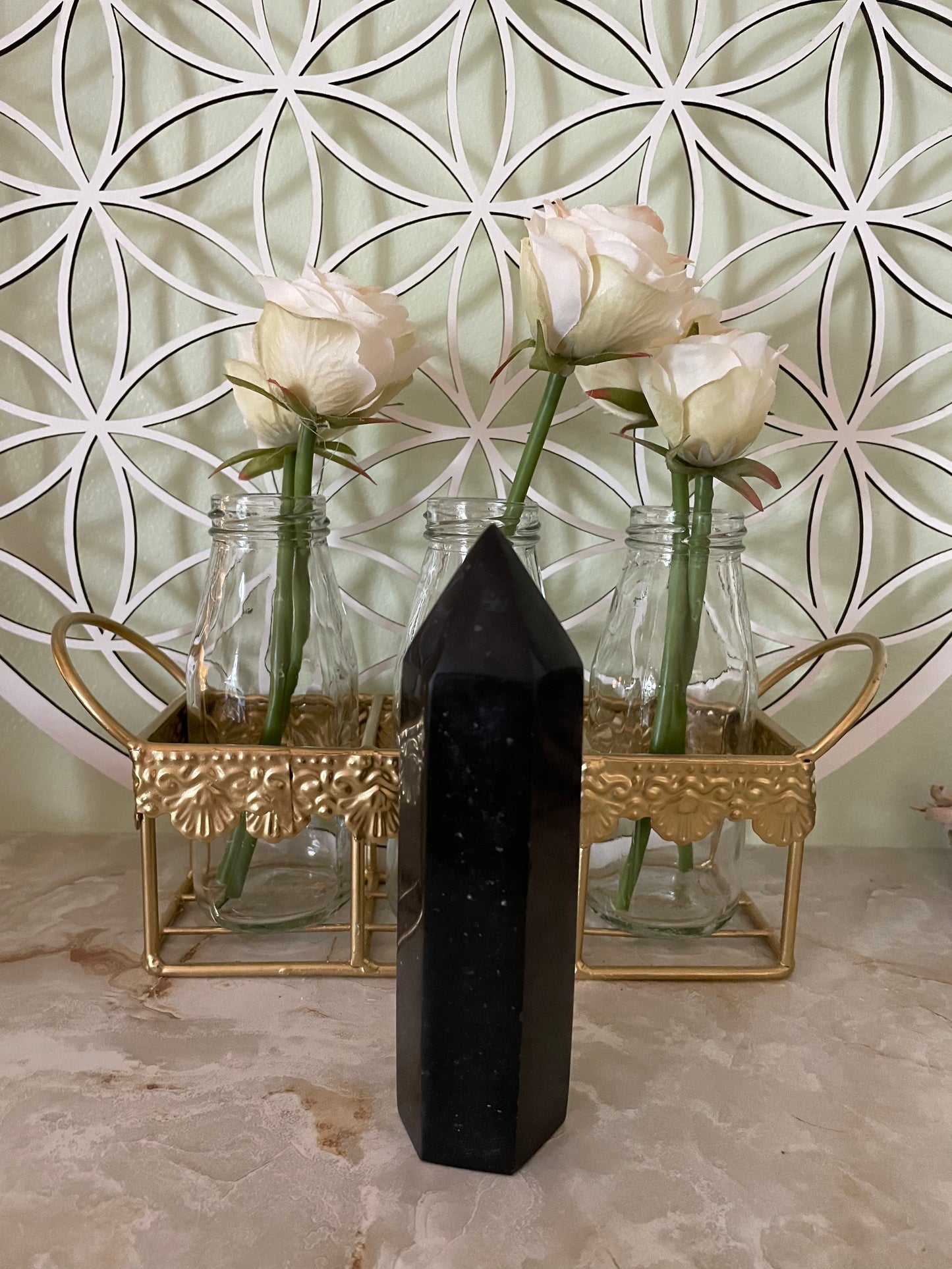 This magnificent point is approximately 5.75” tall and weighs 13.3 ounces.