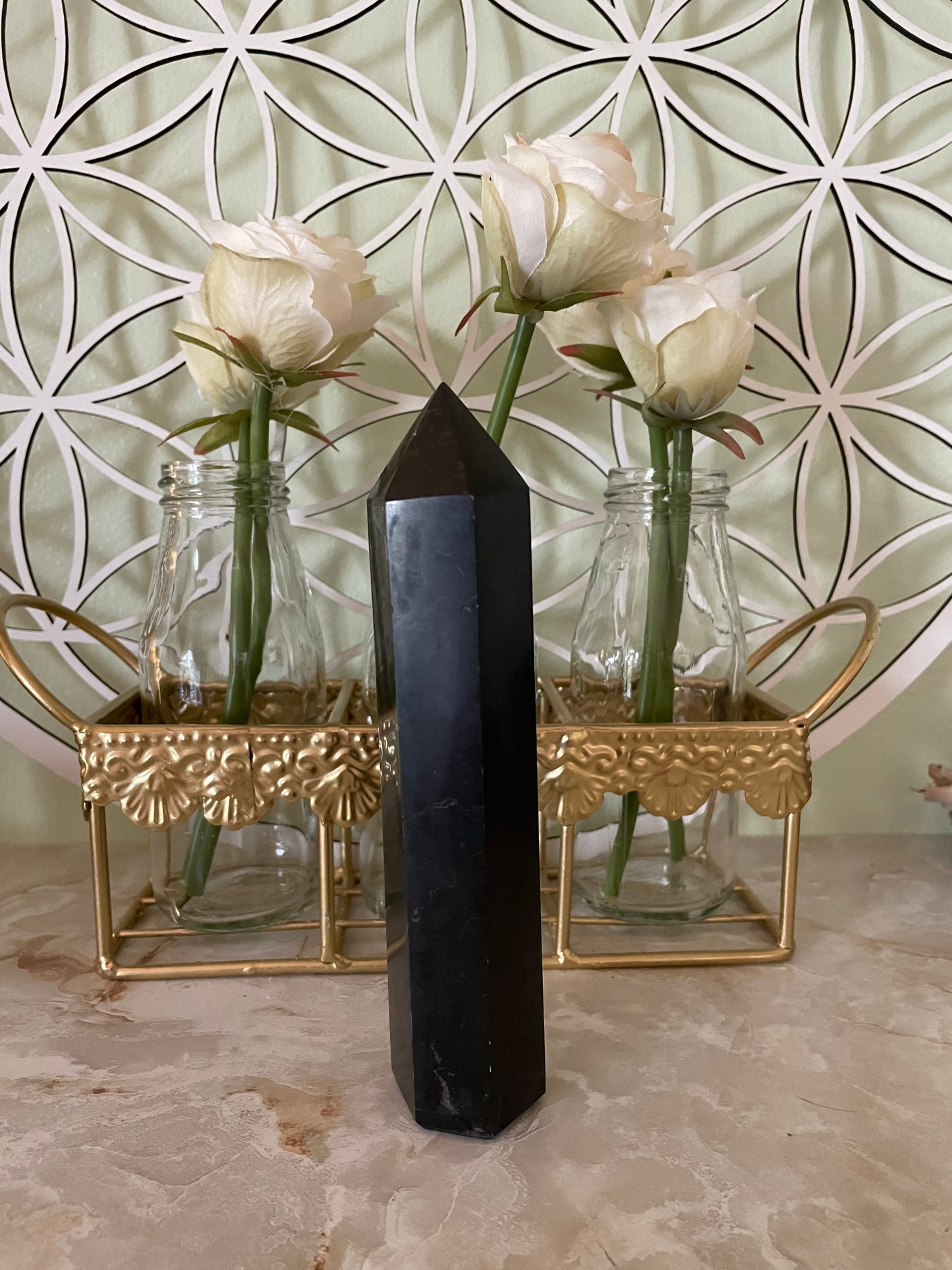 This magnificent point is approximately 6.25” tall and weighs 11.8 ounces.