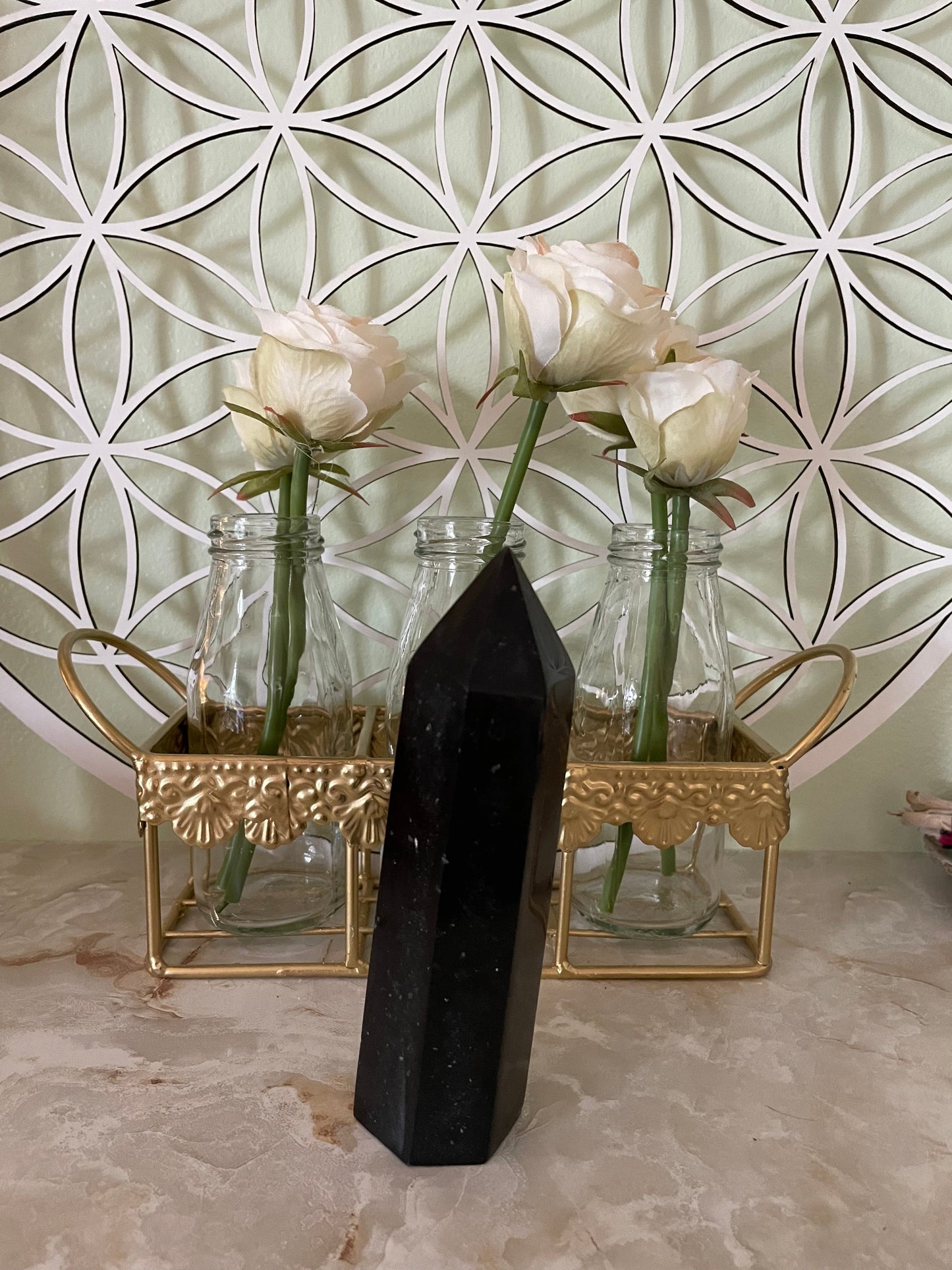 This magnificent point is approximately 5.75” tall and weighs 13.3 ounces.