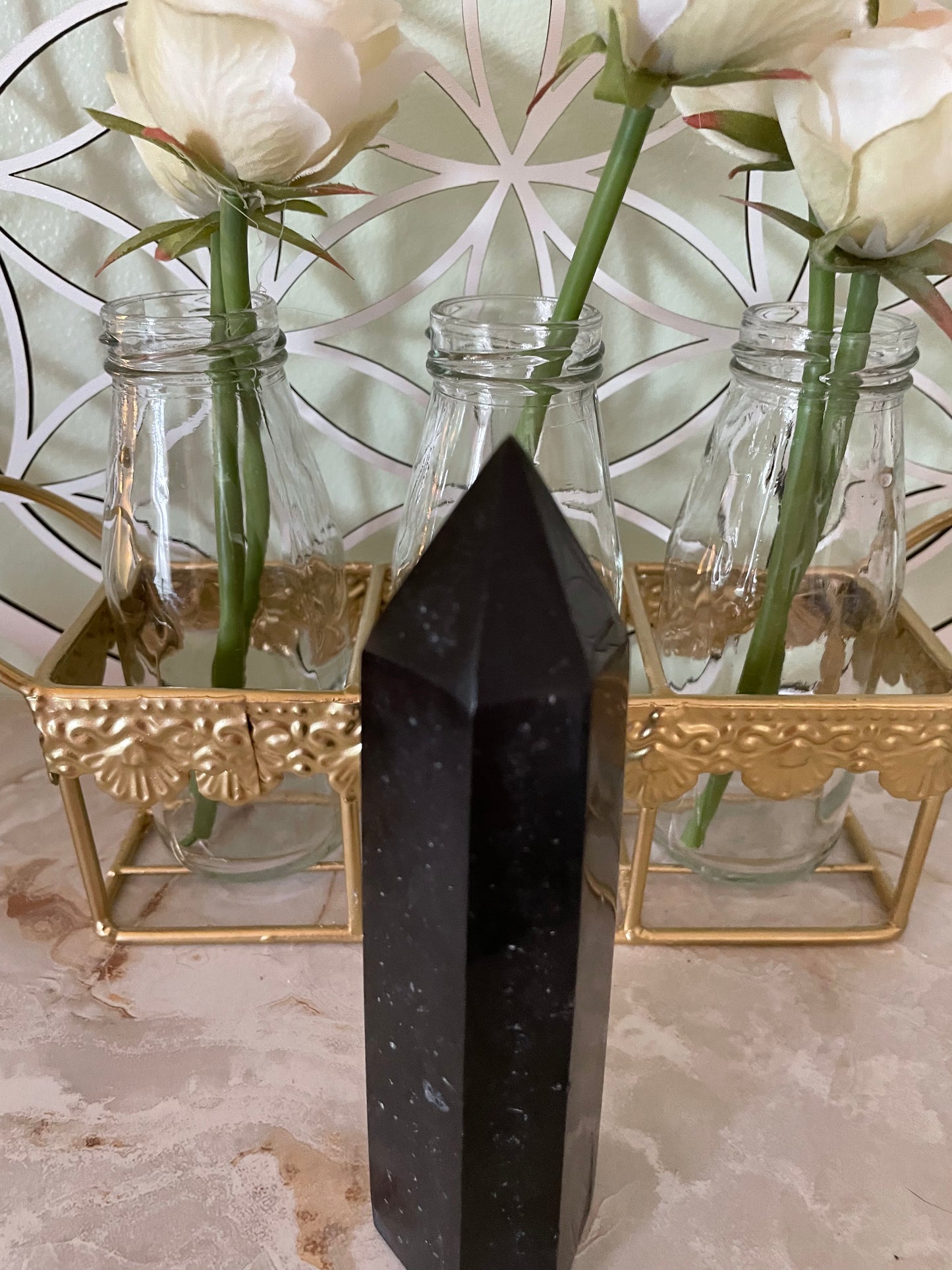 This magnificent point is approximately 5.75” tall and weighs 13.3 ounces.