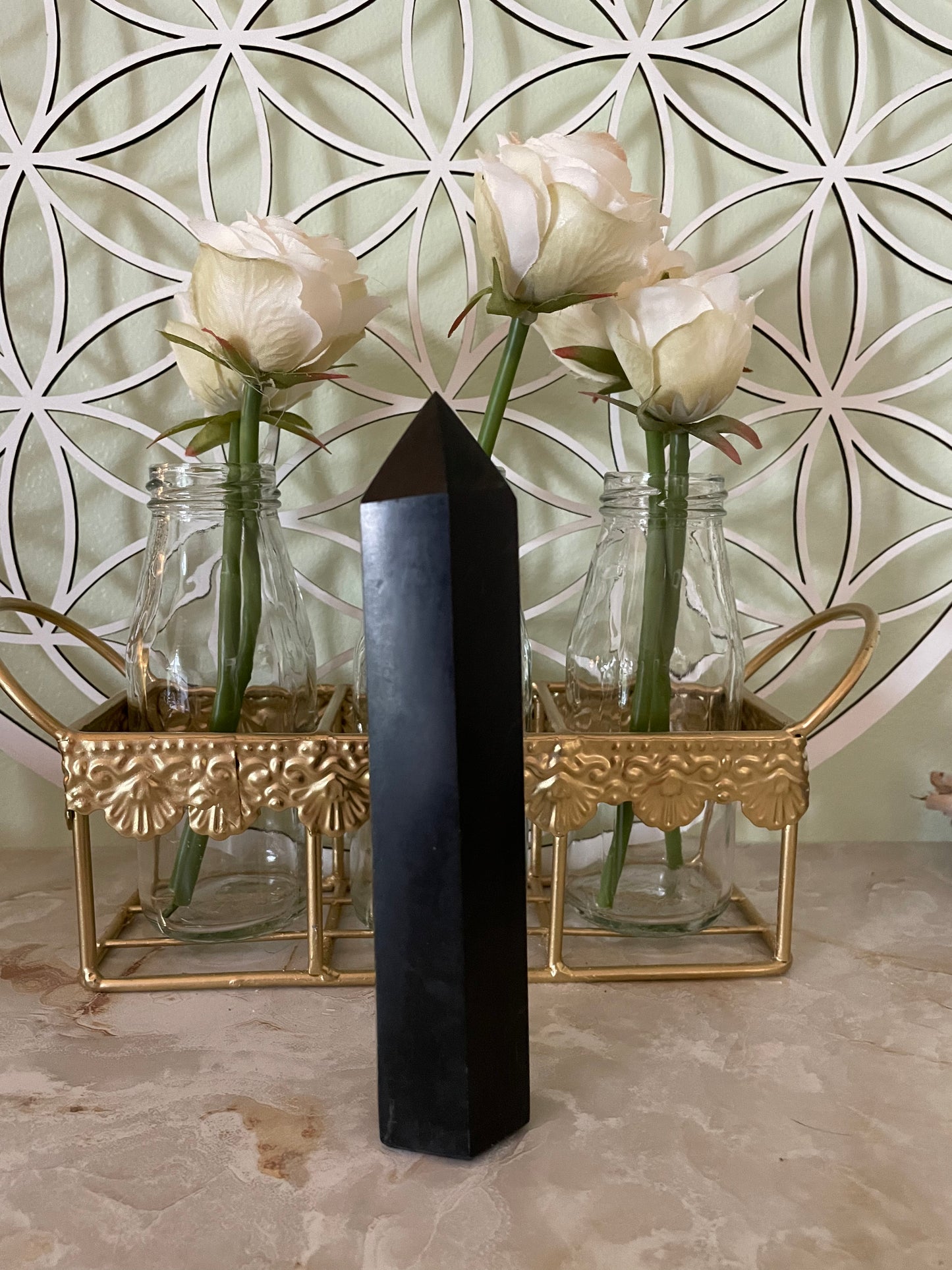 This magnificent point is approximately 6.25” tall and weighs 11.8 ounces.