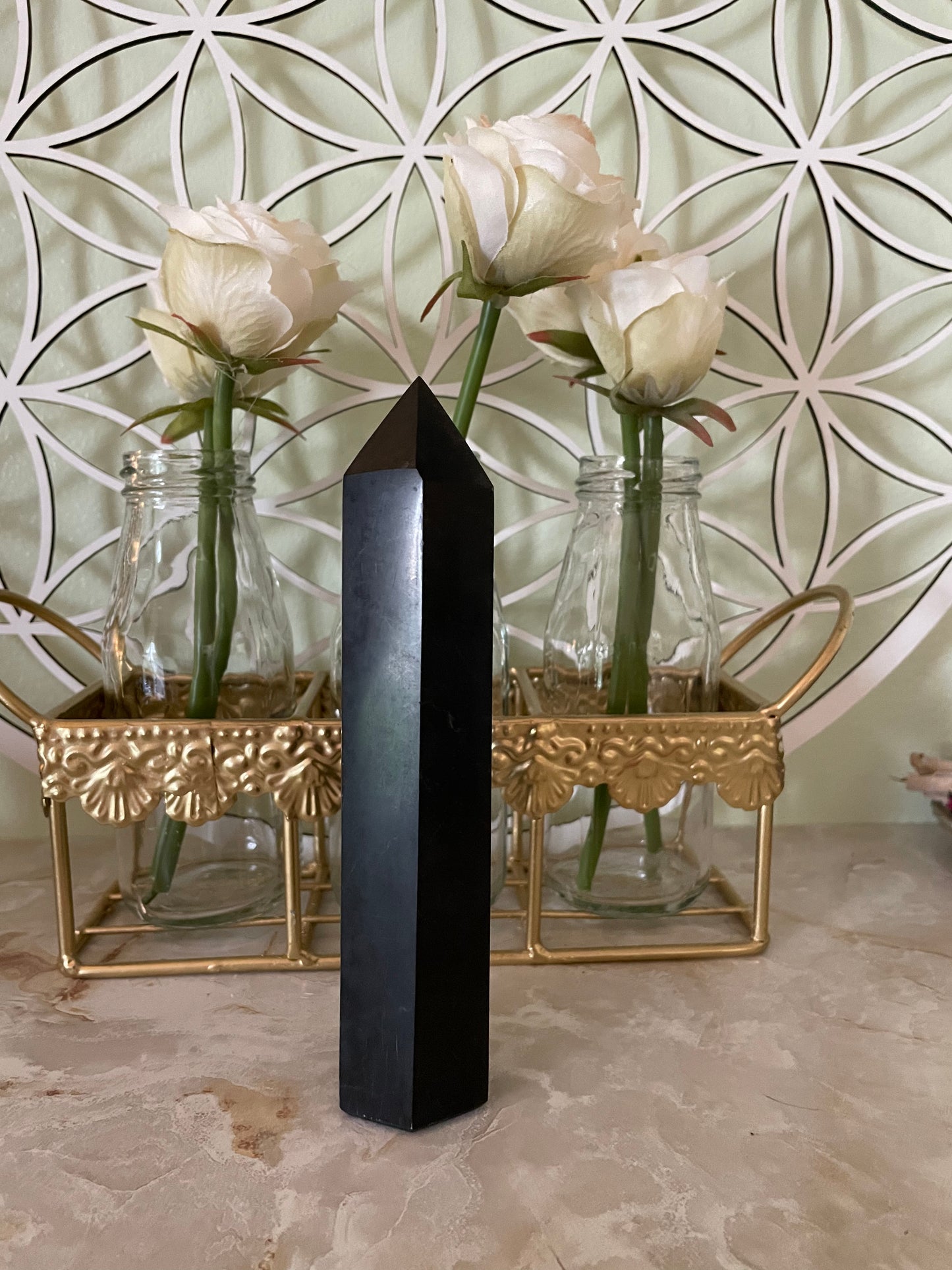 This magnificent point is approximately 6.25” tall and weighs 11.8 ounces.