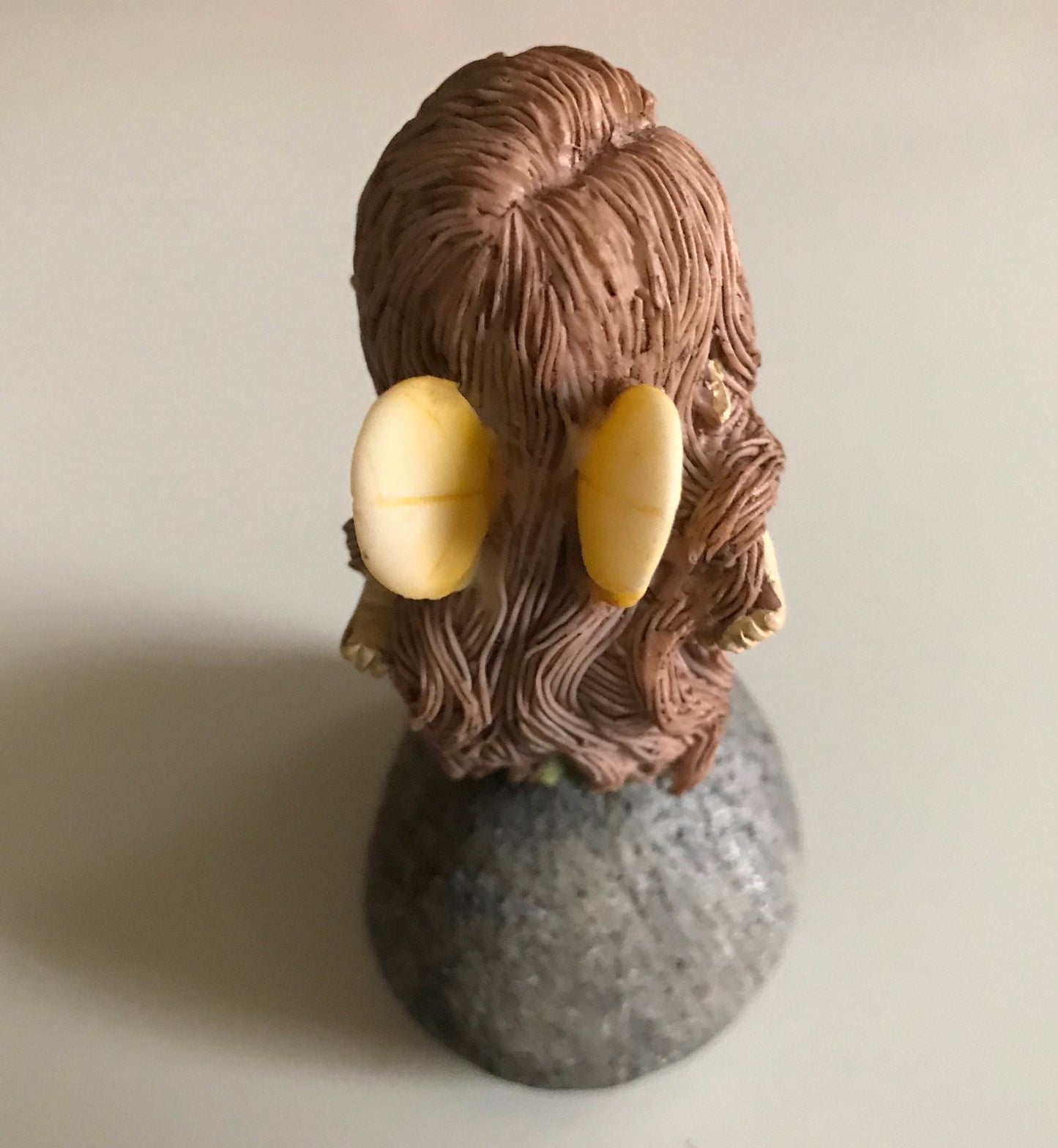 Adorable face little fairy with frog and heart on the stone fairy figurine fairy garden supplies