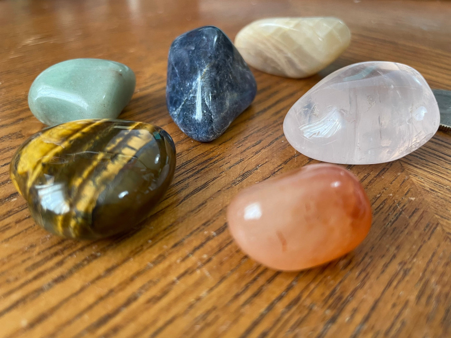 Weight loss crystal set includes 6 large tumbled crystal including a beautiful Tiger's Eye heart.