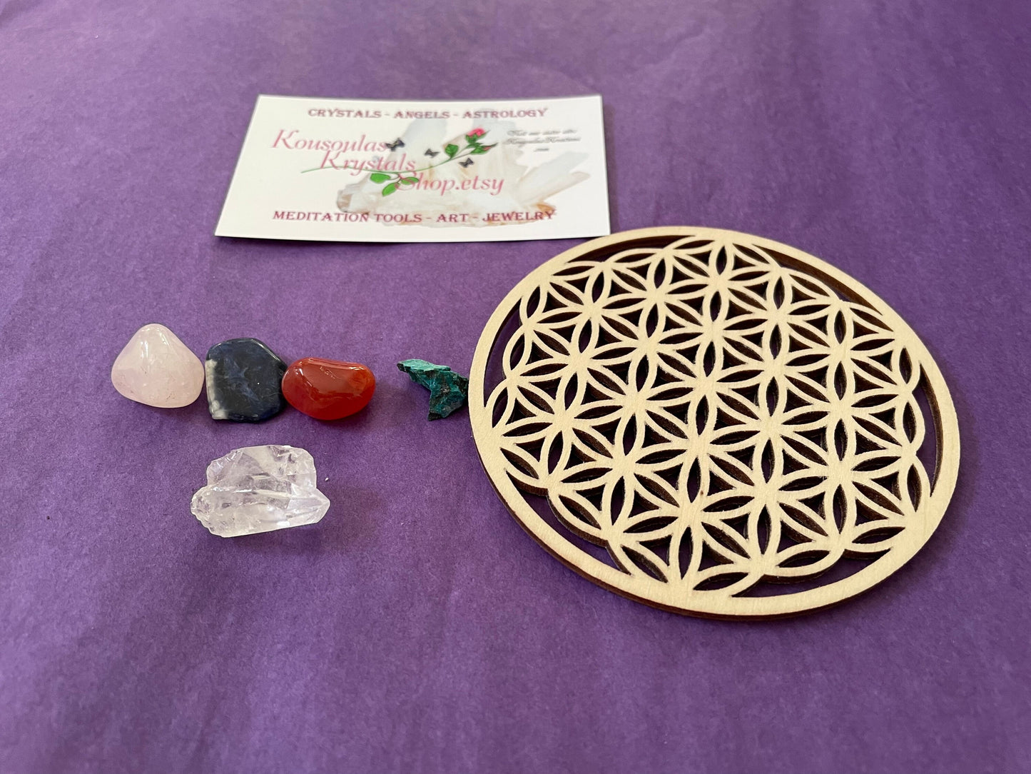 Let’s just admit it, the struggle is real! This unique Parenting large stones crystal set & grid will assist with parenting and pregnancy!
