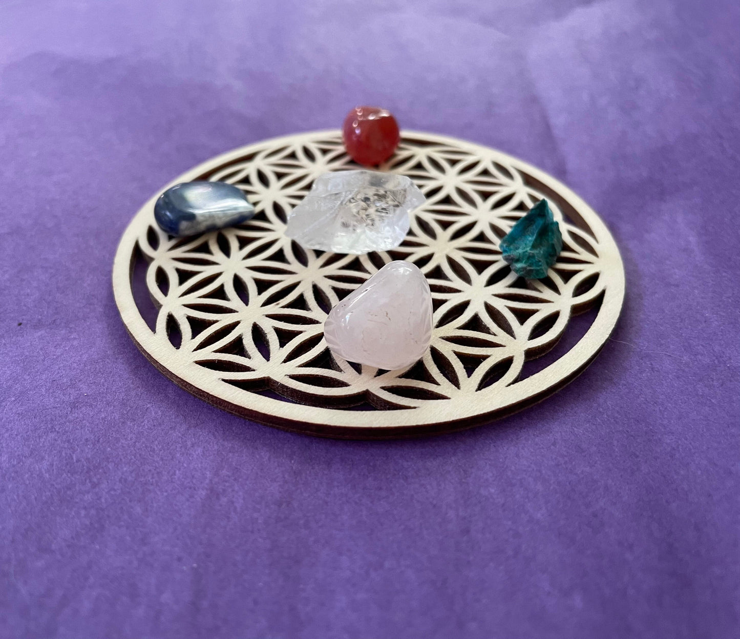 Let’s just admit it, the struggle is real! This unique Parenting large stones crystal set & grid will assist with parenting and pregnancy!