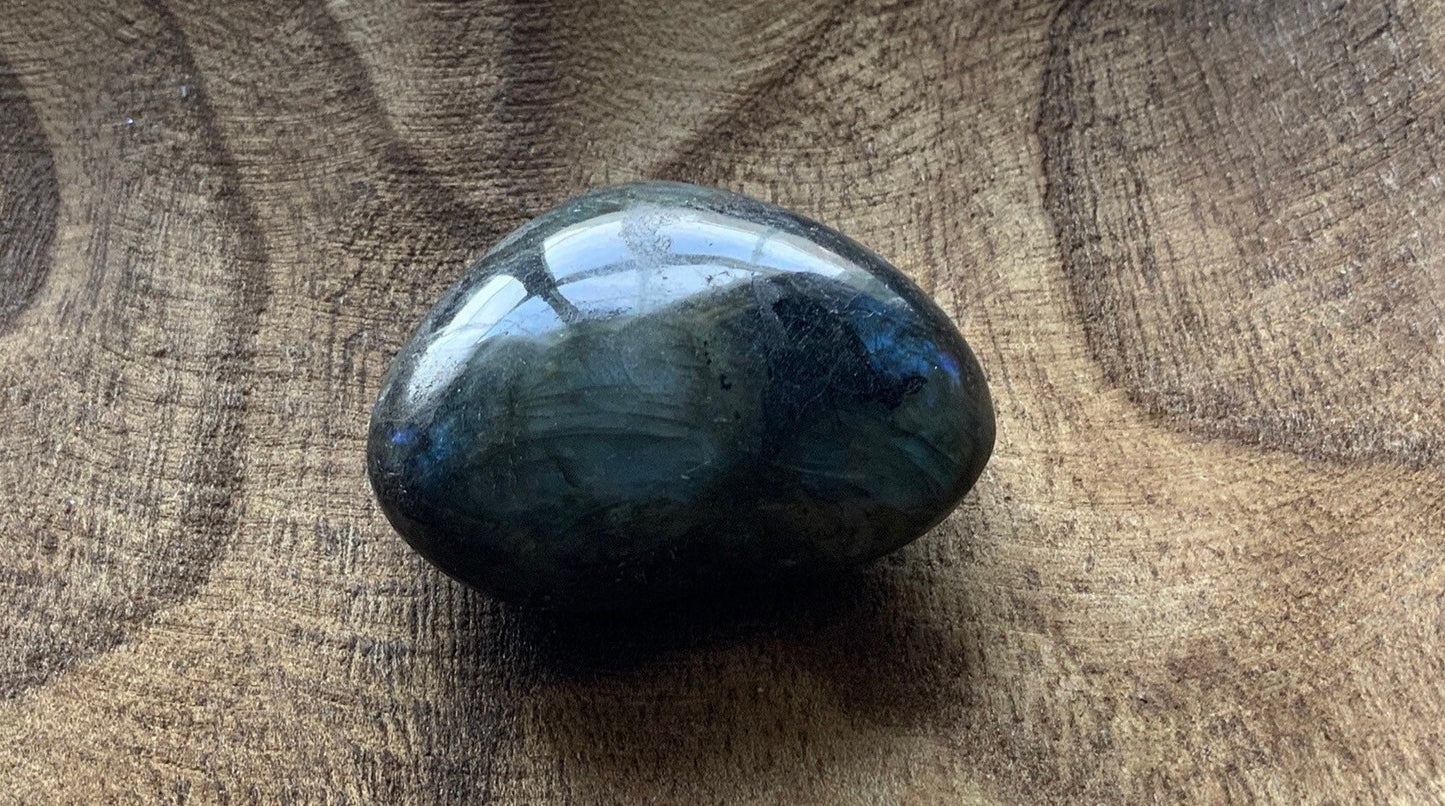 Pretty Labradorite Heart 3.6 ounces Nice flash