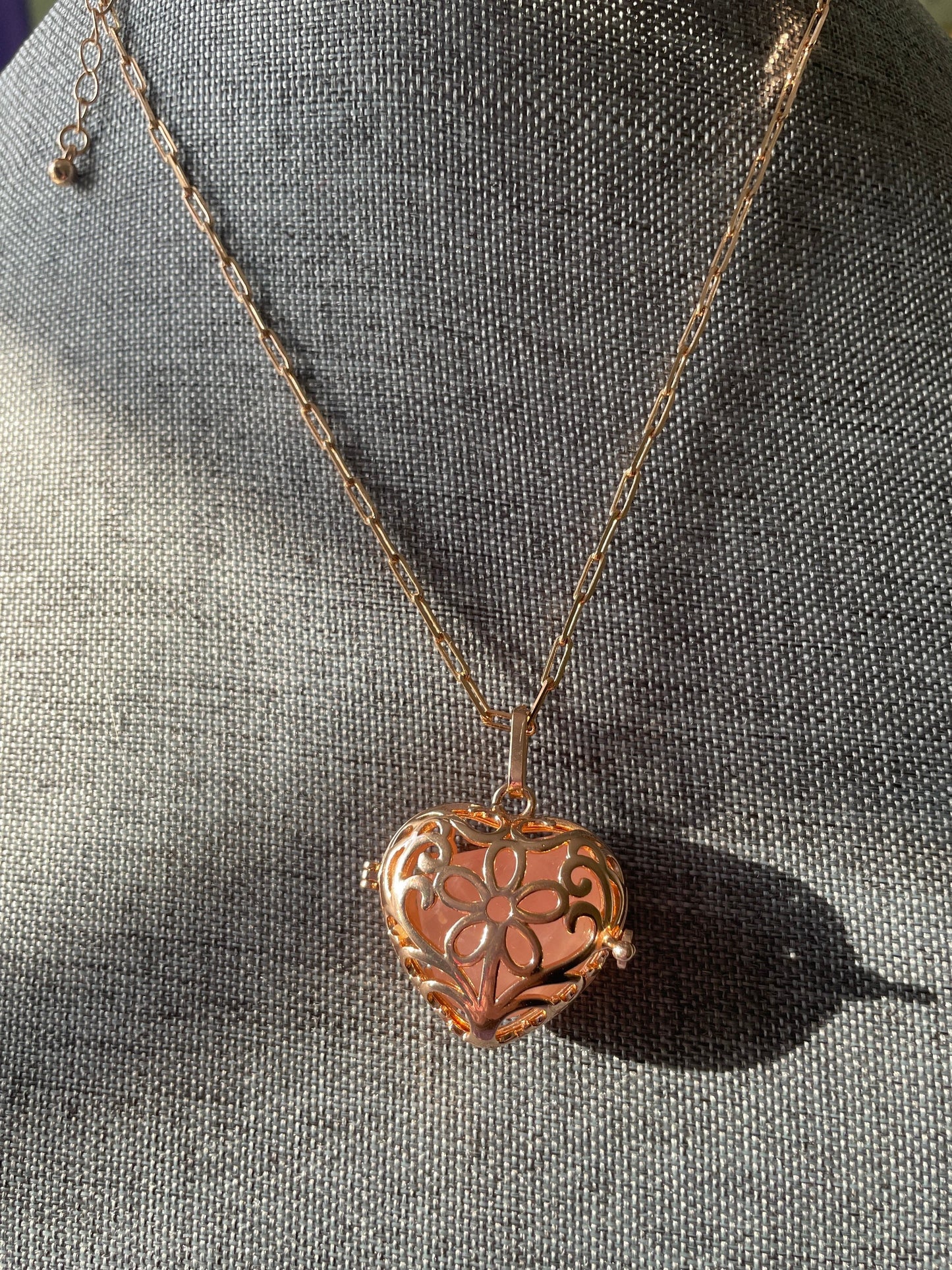 Gold locket with 7 interchangeable crystals on 16+”gold chain