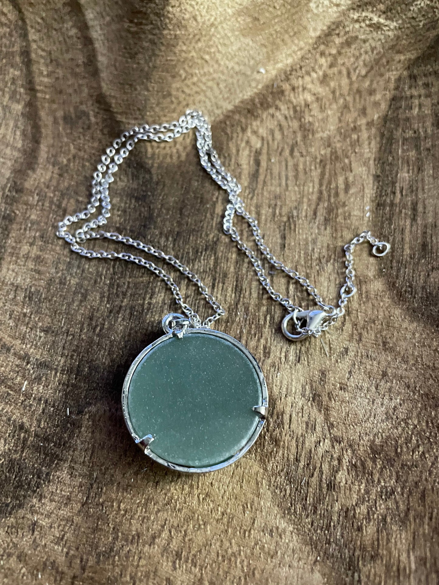 Silver round tree of life Aventurine crystal necklace on 16+ inch silver plated chain