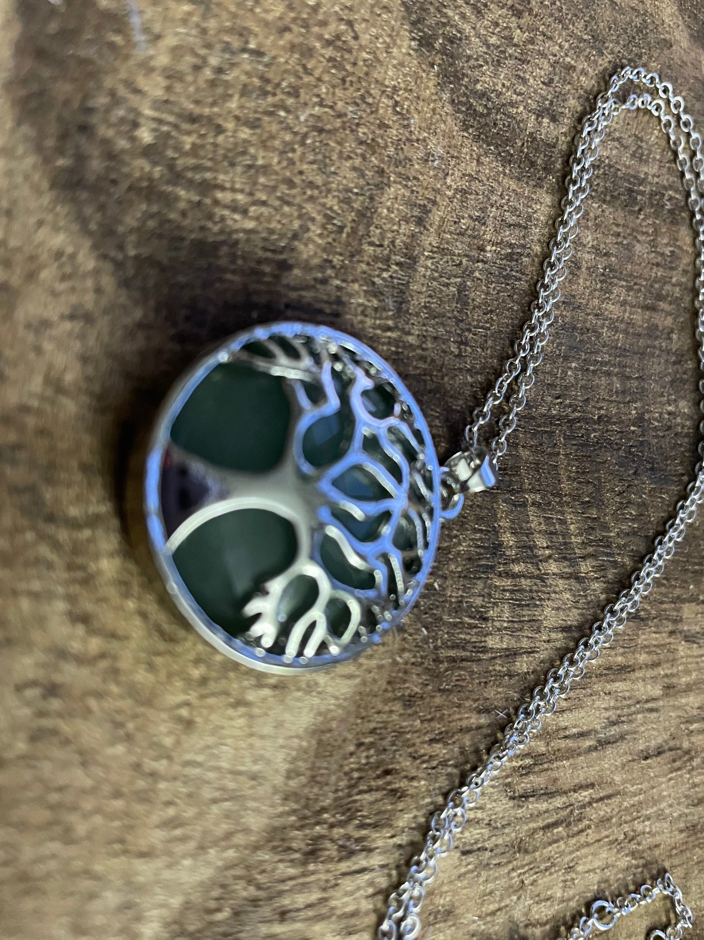 Silver round tree of life Aventurine crystal necklace on 16+ inch silver plated chain