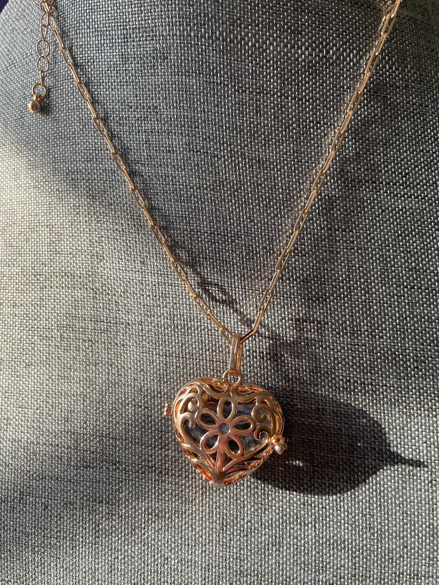 Gold locket with 7 interchangeable crystals on 16+”gold chain