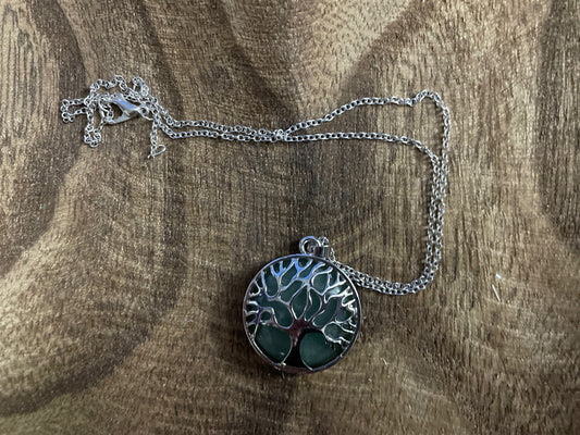 Silver round tree of life Aventurine crystal necklace on 16+ inch silver plated chain