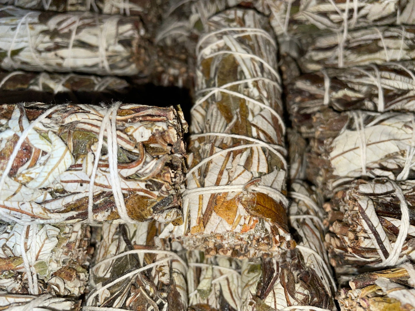 Yerba Santa Smudge 4” stick remove negativity from your space with smudging stick sweet fragrance