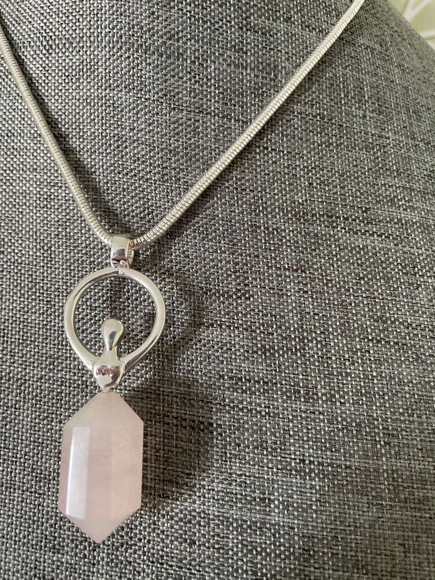 Beautiful Rose Quartz Goddess Pendant Vogel Point with silver plated chain