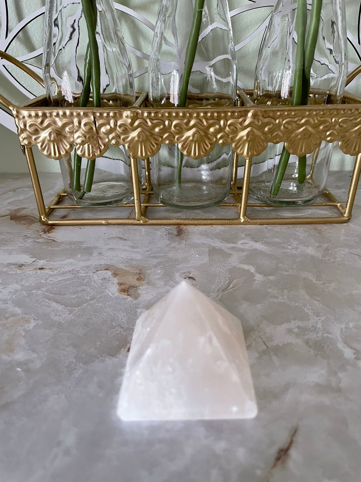 Beautiful Gemstone Carving Pyramid 30-40mm White Selenite
