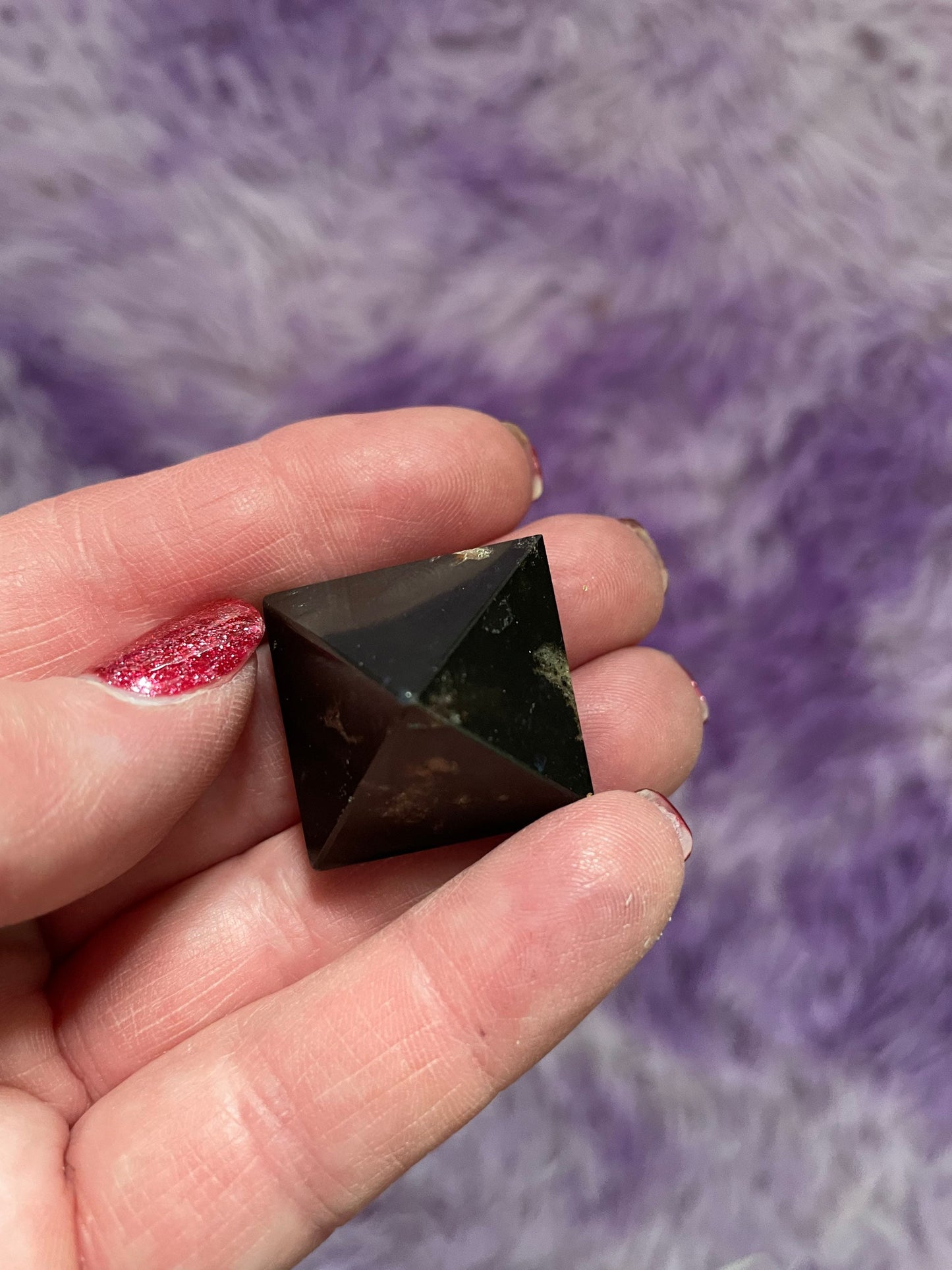 Gemstone Pyramid - Black Sardonyx Absorbs negativity energy and bad influences
