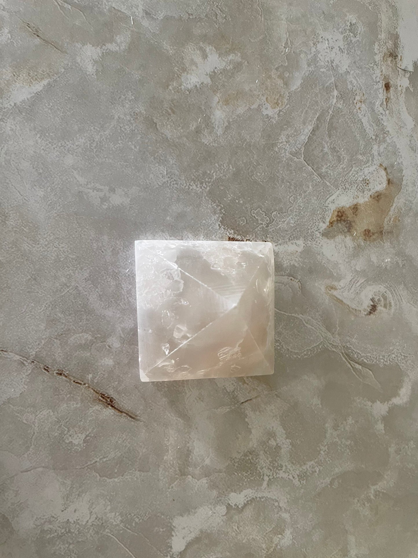 Beautiful Gemstone Carving Pyramid 30-40mm White Selenite
