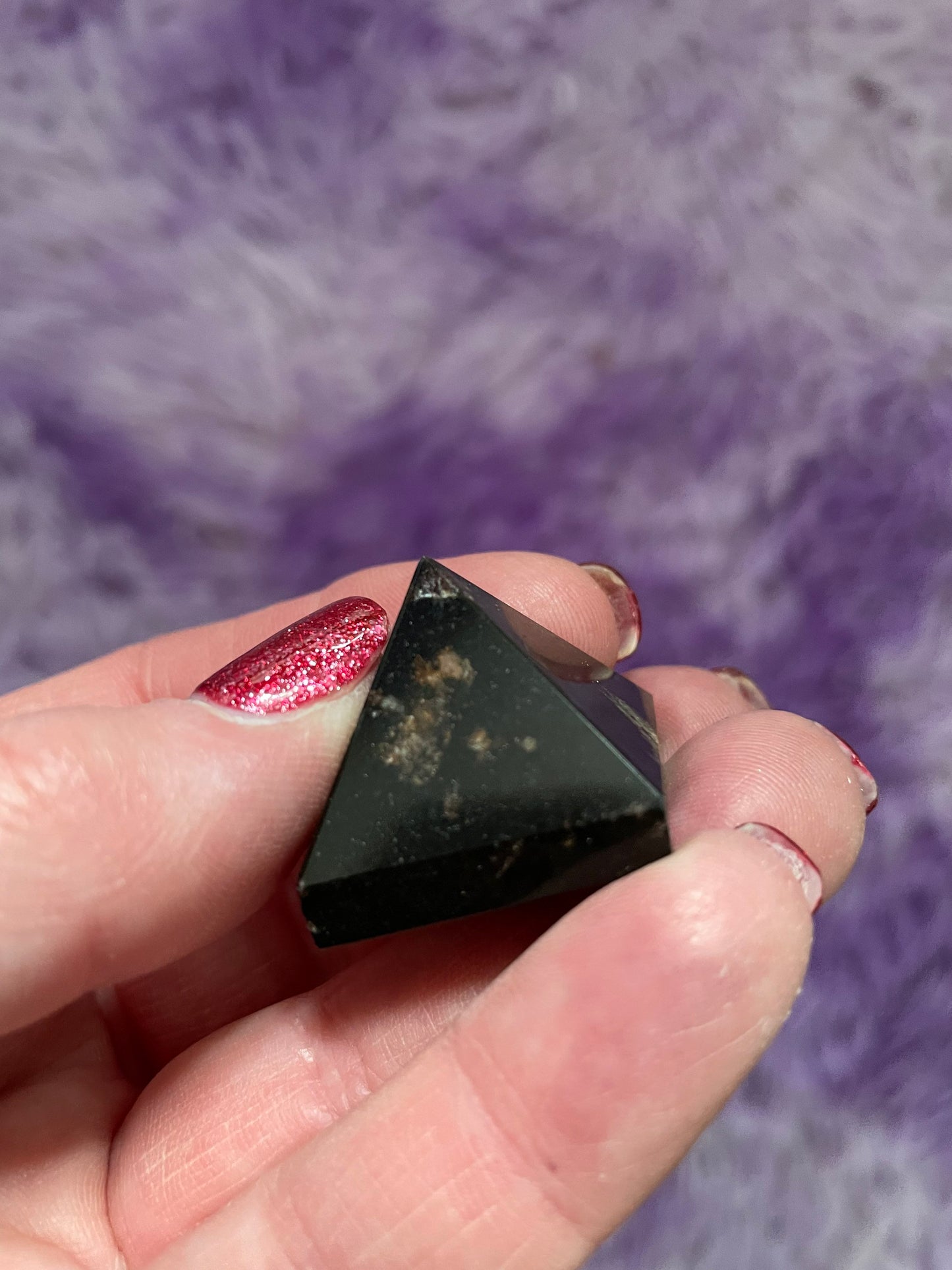 Gemstone Pyramid - Black Sardonyx Absorbs negativity energy and bad influences