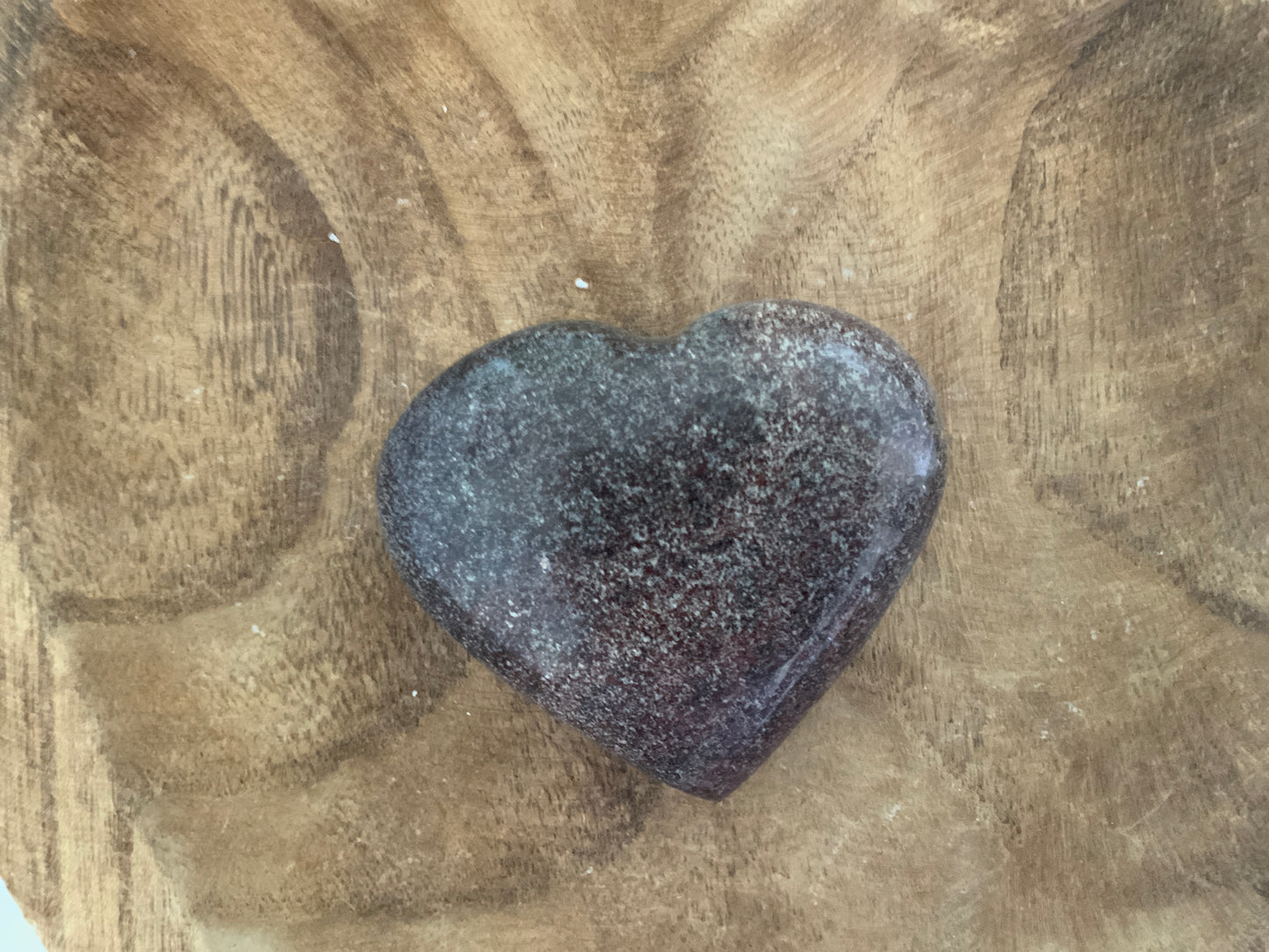 Magnificent Garnet Heart 13.7 Oz crystal BEAUTIFUL!