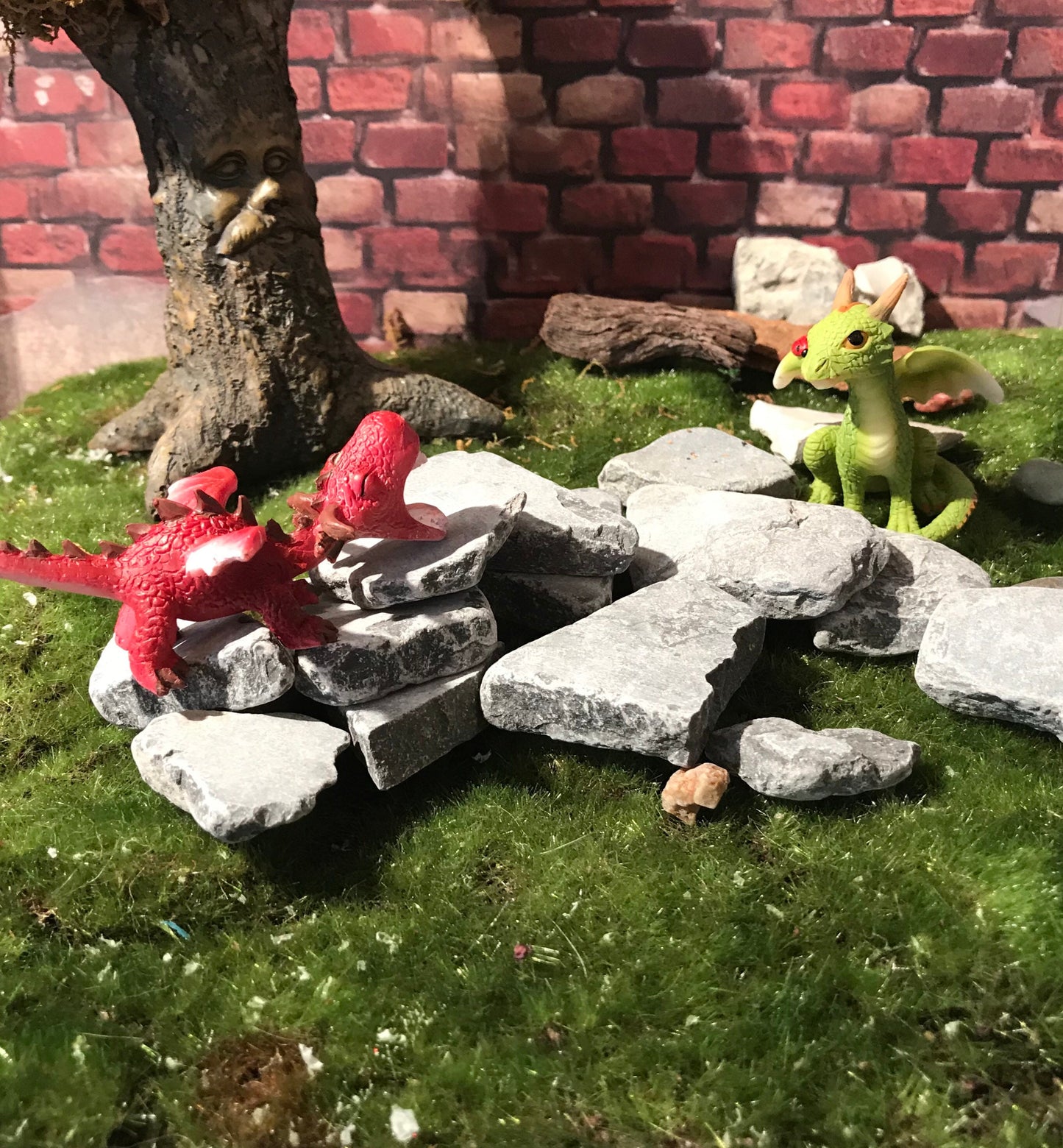Sweet miniature red roaring dragon, miniature garden supply, fairy garden accessories, terrarium supply