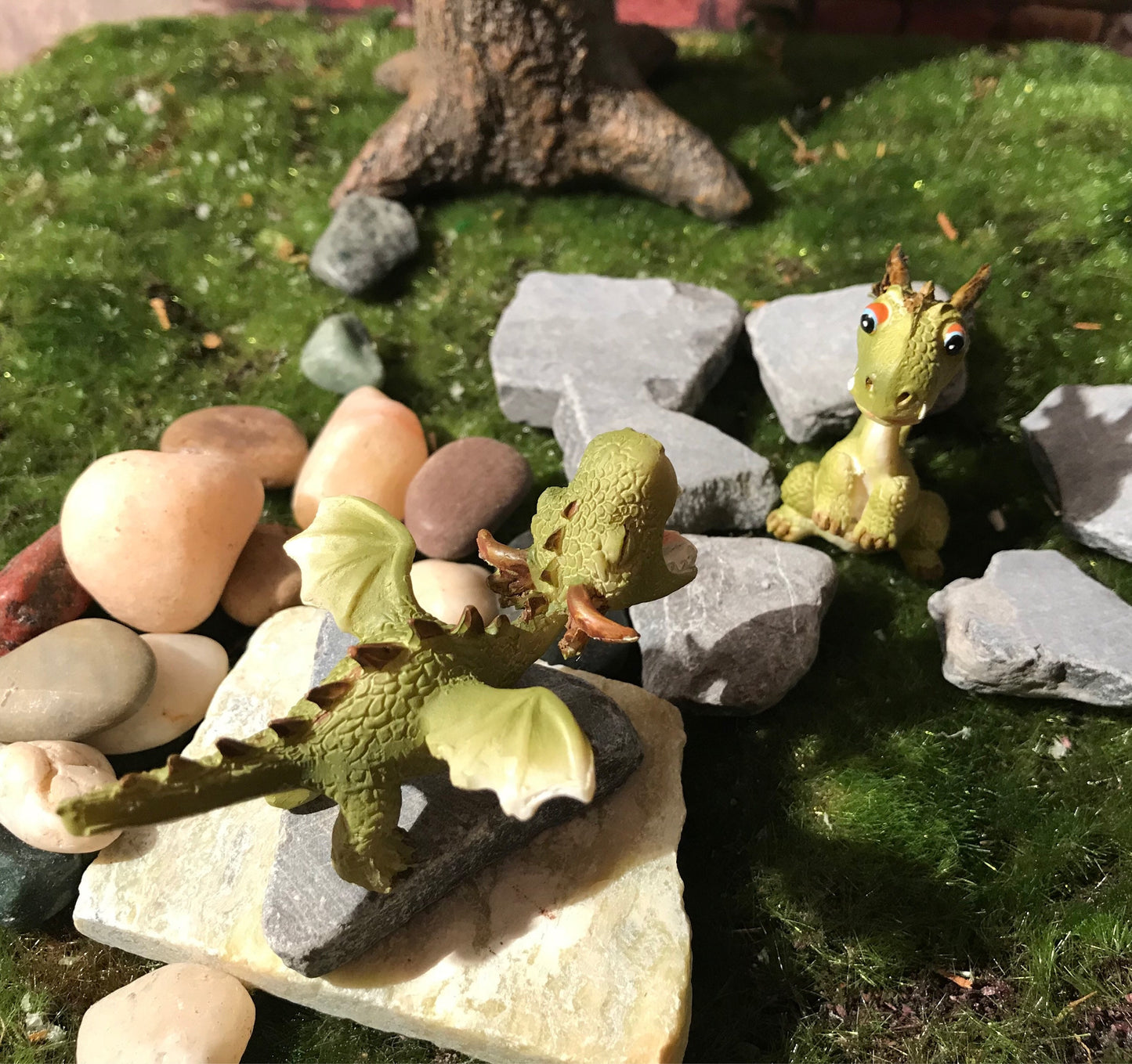 Sweet miniature green roaring dragon, miniature garden supply, fairy garden accessories, terrarium supply