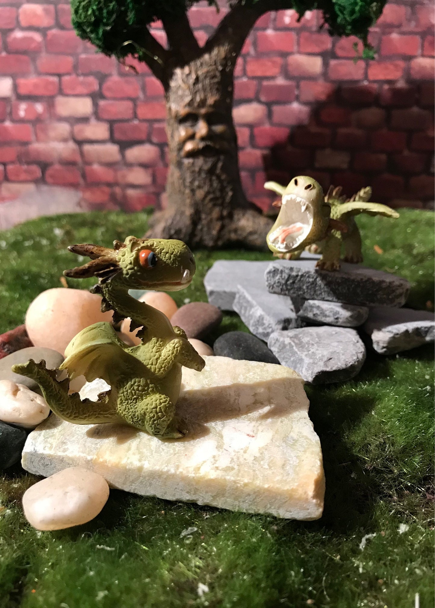 Sweet miniature green roaring dragon, miniature garden supply, fairy garden accessories, terrarium supply