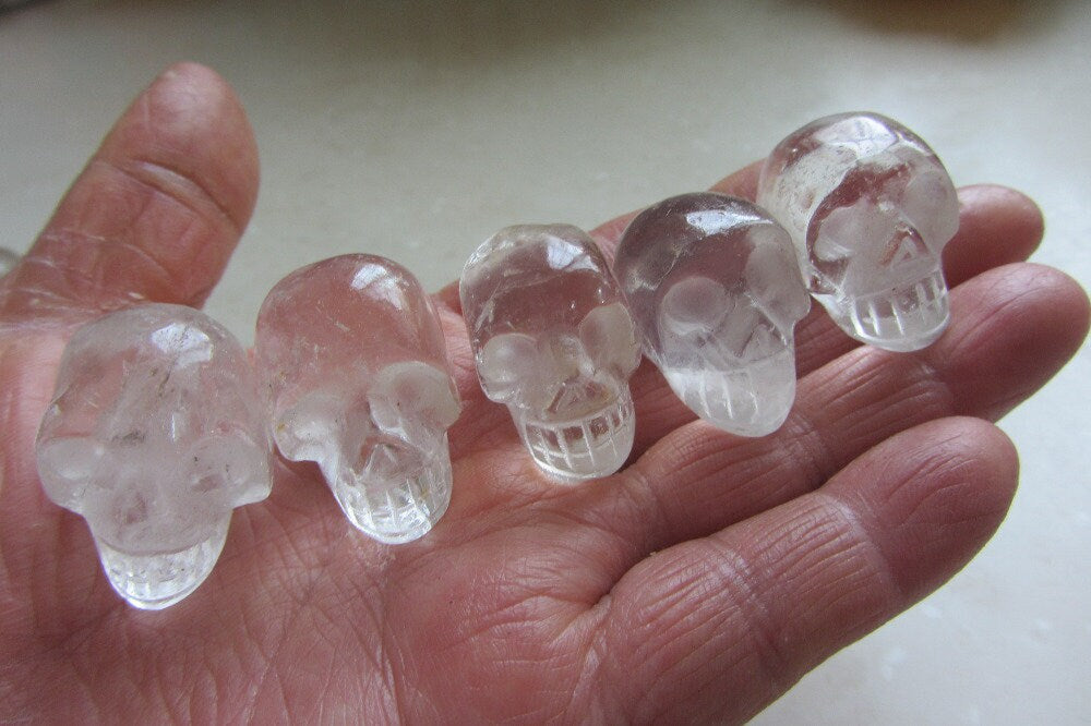 Clear quartz skull for meditation, one quartz skull, meditation, clearing energy, esoteric skull, powerful energy skulls for downloads