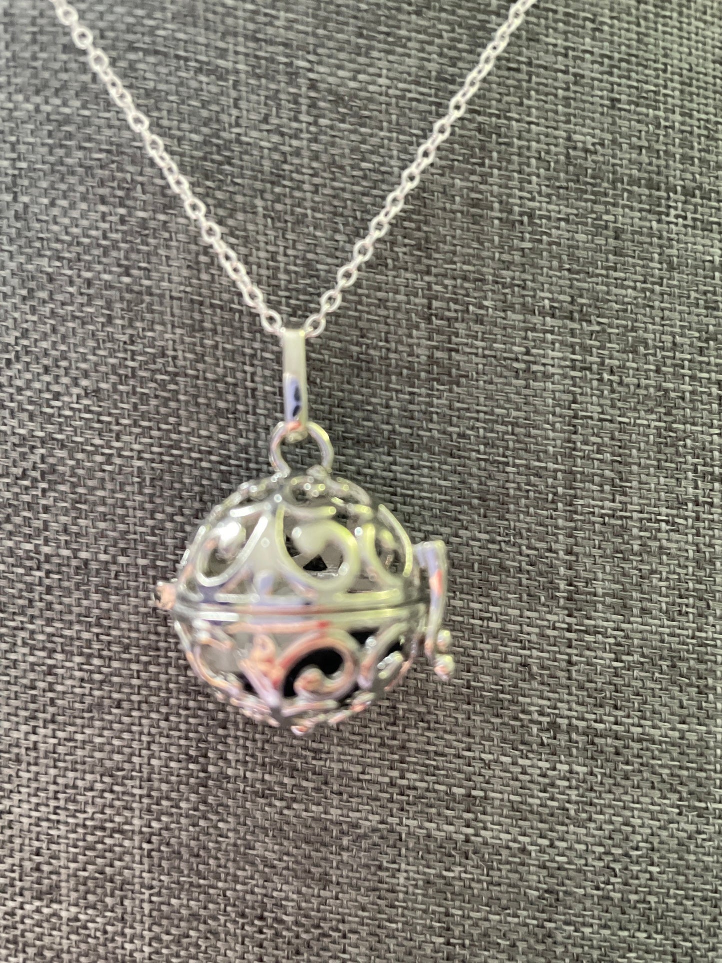 Antique Silver round locket with 6 interchangeable crystals on 16” chain amethyst carnelian aventurine Rose Quartz tourmaline selenite
