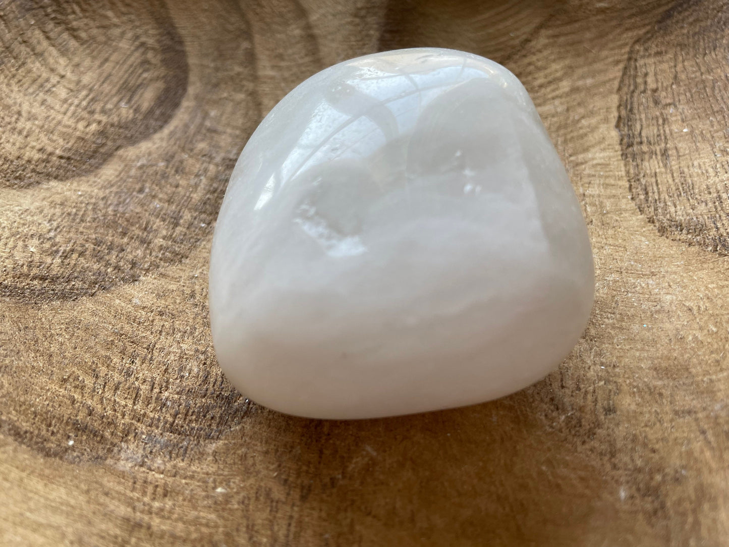 Beautiful jumbo white Quartz jumbo size