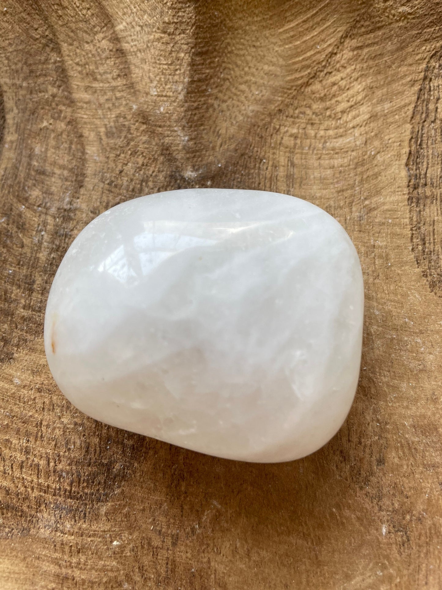 Beautiful jumbo white Quartz jumbo size