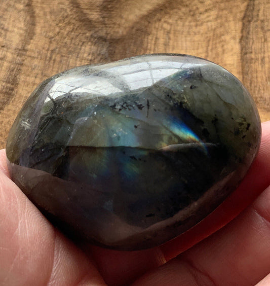 Pretty Labradorite Heart 4.1 ounces Nice flash