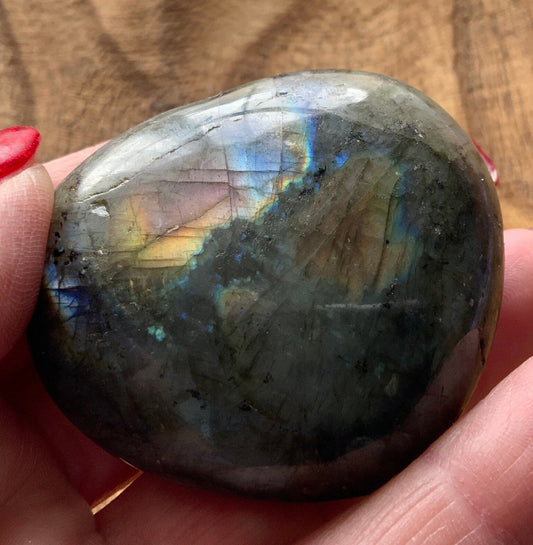 Pretty Labradorite Heart 3.5 ounces Nice flash