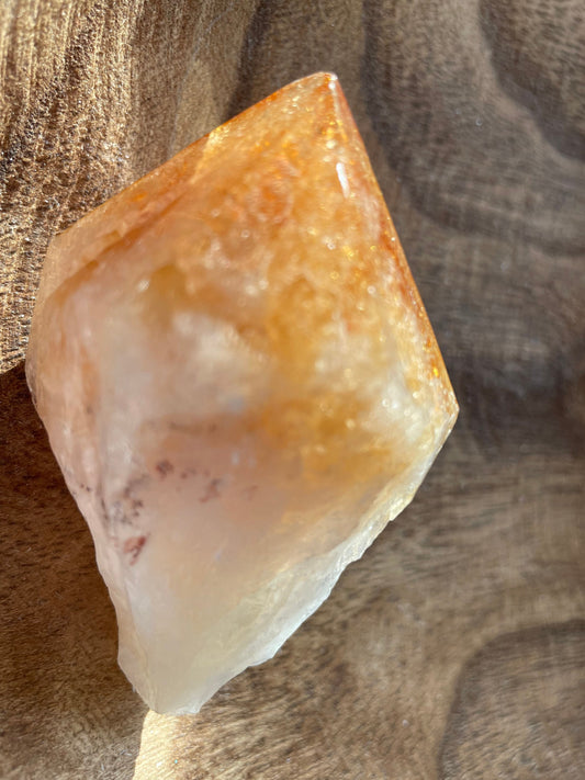 The money stone!! Beautiful citrine point crystal 6.1 ounces