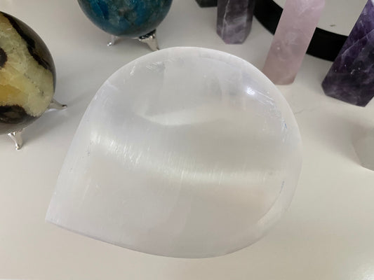 Magnificent Tear drop shaped selenite bowl
