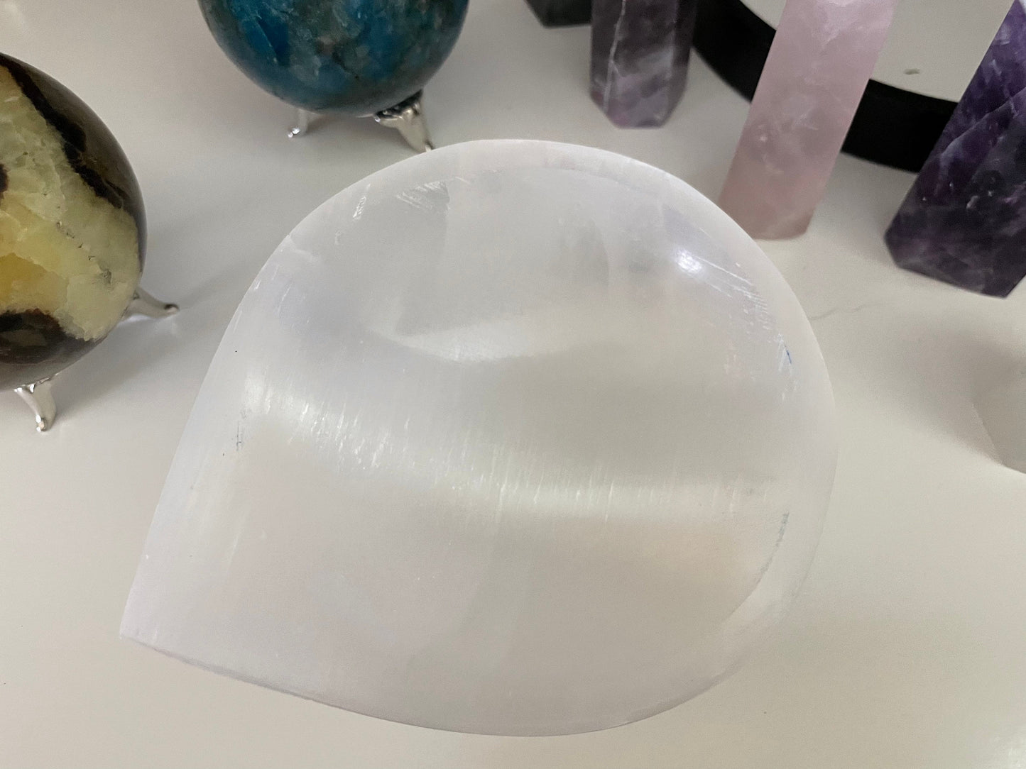 Magnificent Tear drop shaped selenite bowl
